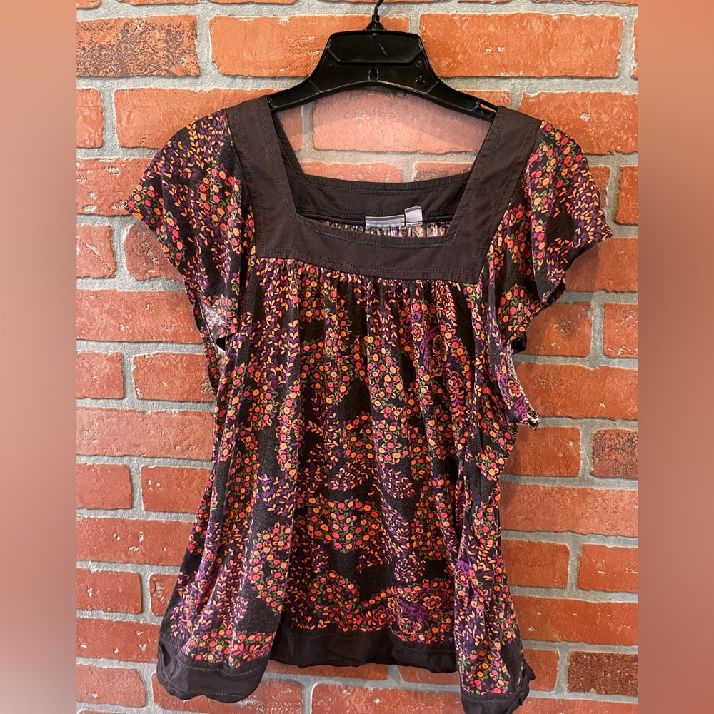 Apartment 9 shirt- Size Medium